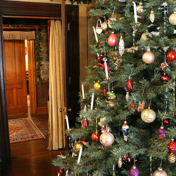 Christmas-Physick-Estate-tree-600x600-1.png